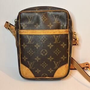 Authentic Louis Vuitton Vintage Danube Crossbody shoulder bag COA included